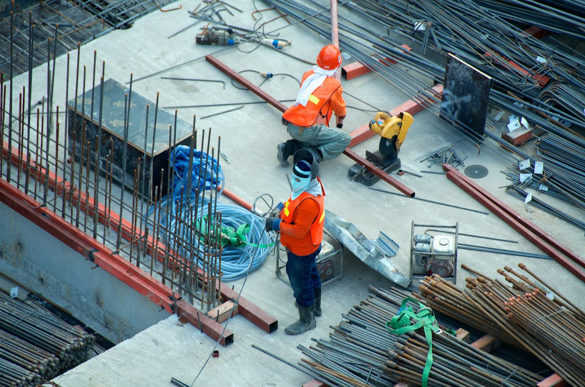 Industrial construction in Oman